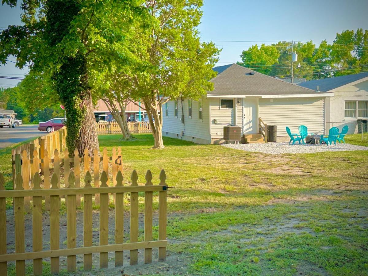 Cottage In Heart Of Colonial Beach, 7 Mins Walk To The Beach Экстерьер фото